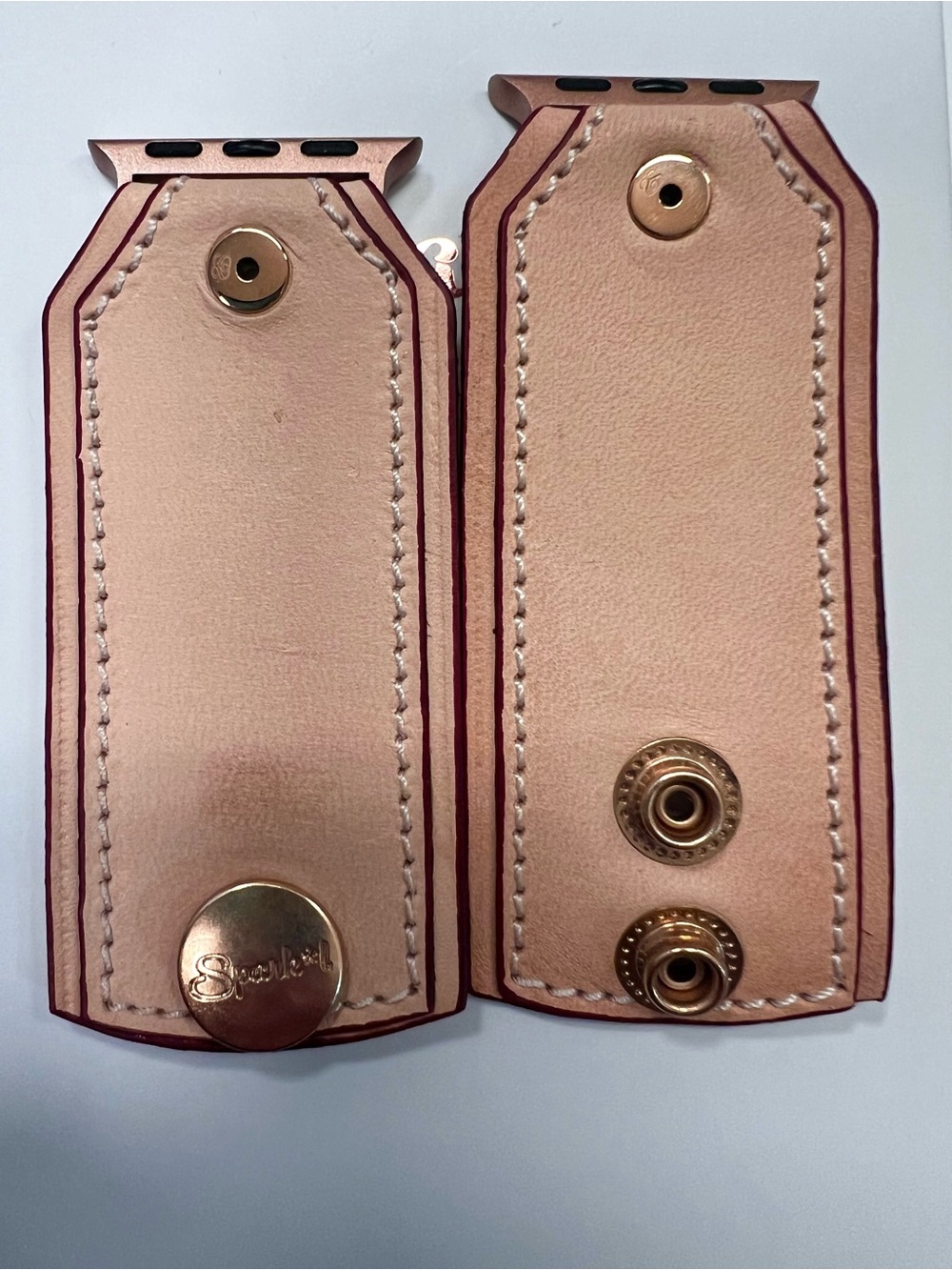 Spark*l band for Apple Watch
Vachetta leather
Small apple adapters
Size XS/SM - Picture 4 of 6